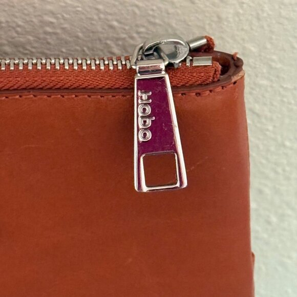 Hobo International Leather Handbag with Zip Closure In Cognac Brown - Picture 2 of 9